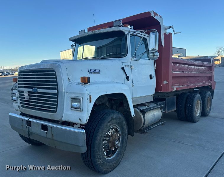 1994 Ford L8000 dump truck - EN0890