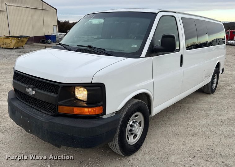 2015 Chevrolet Express 3500 van - EN0896