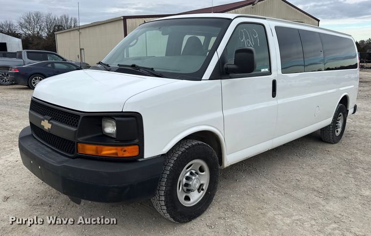 2015 Chevrolet Express 3500 van - EN0900