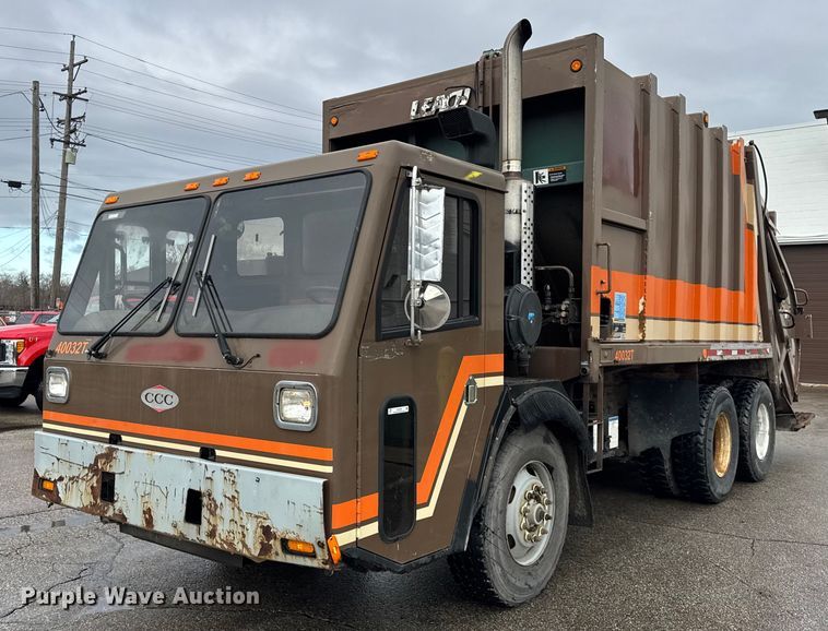 2007 Crane Carrier Company refuse truck - ER0388