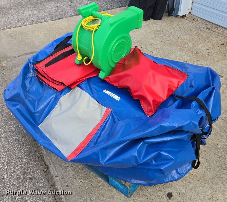 Inflatable bounce house - ES2679