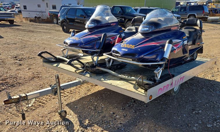 (2) 1996 Yamaha VX500DXW snowmobiles - ES2732