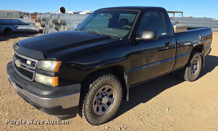 2006 Chevrolet Silverado 1500 pickup truck - ES2734
