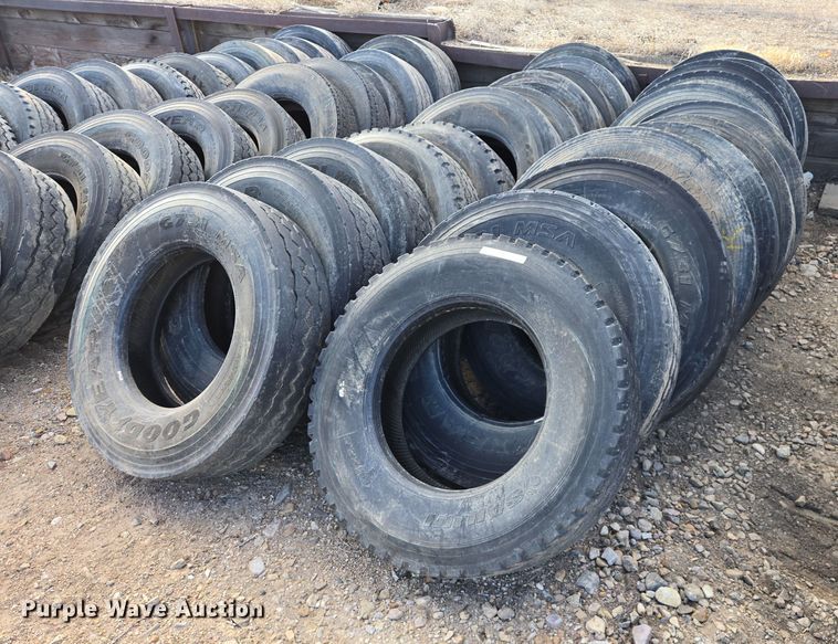 (24) 11R22.5 tires - ES2749