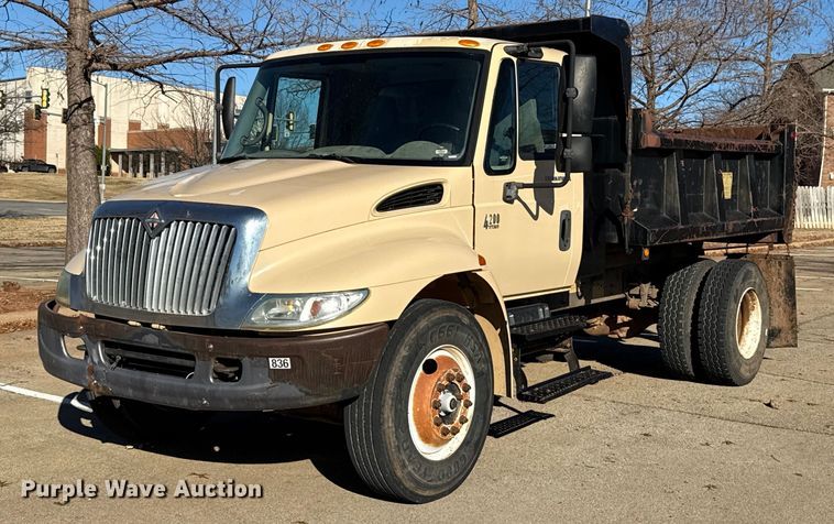 2003 International 4200 dump truck - ES5654