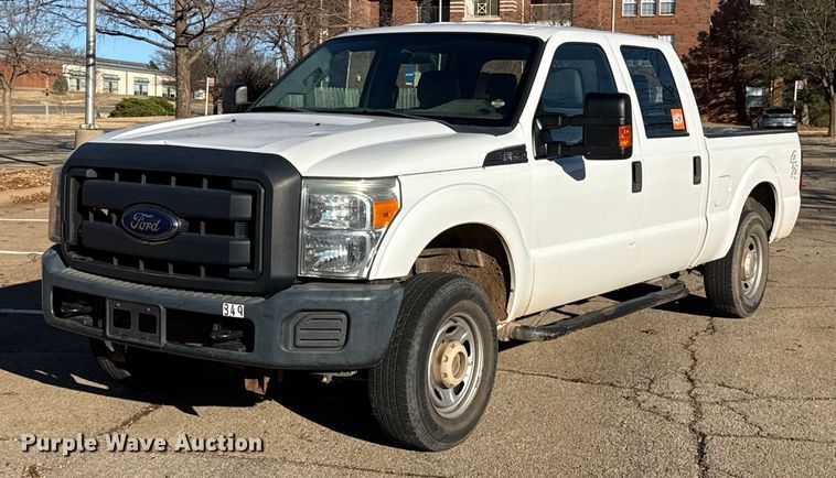 2015 Ford F250 Super Duty Crew Cab pickup truck - ES5655