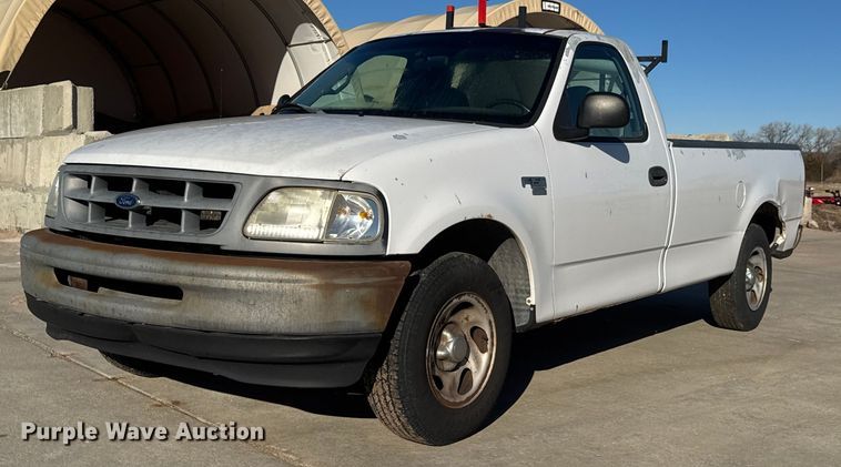 1998 Ford F150 pickup truck - ET4338