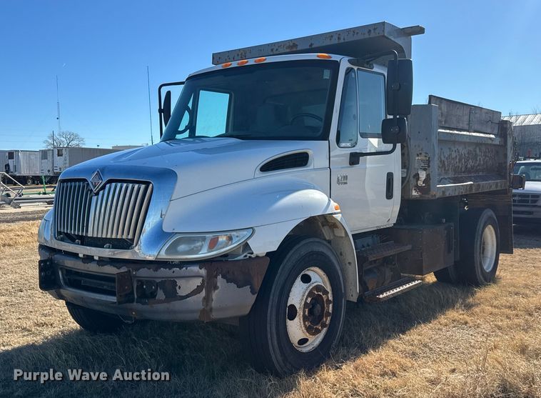 2006 International 4200 dump truck - ET4343
