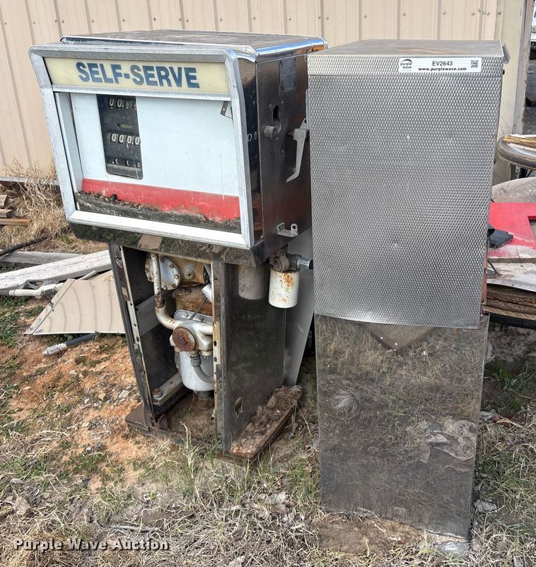 (2) Bennett fuel pumps - EV2643