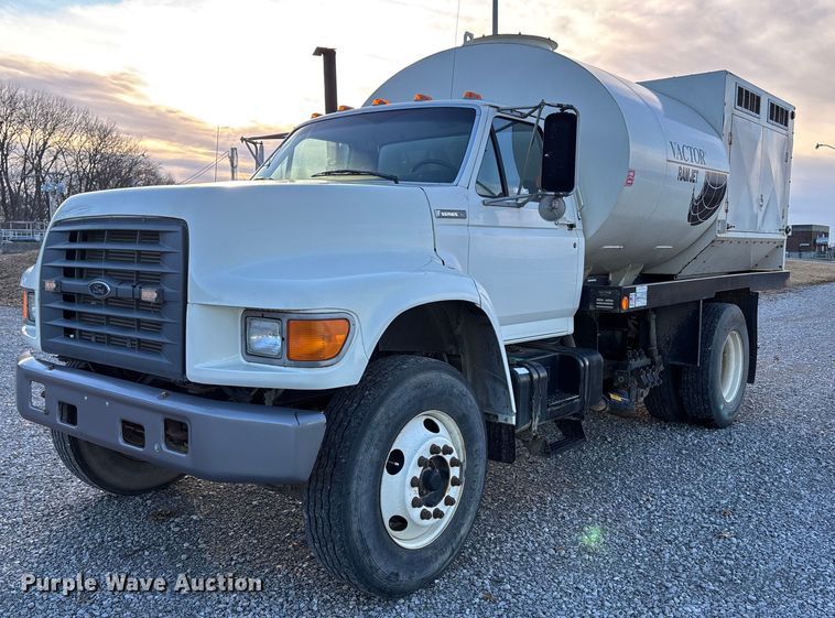 1996 Ford F800 sewer jetter truck - FB3473