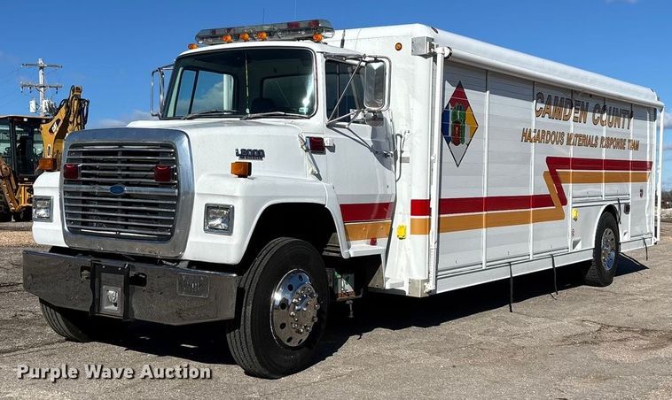1988 Ford L8000 hazmat support truck - FG0016