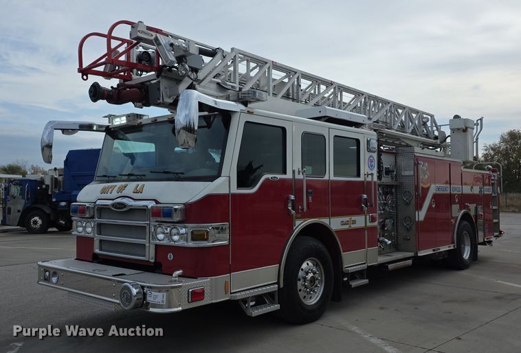 2009 Pierce Velocity ladder fire truck - FI0630