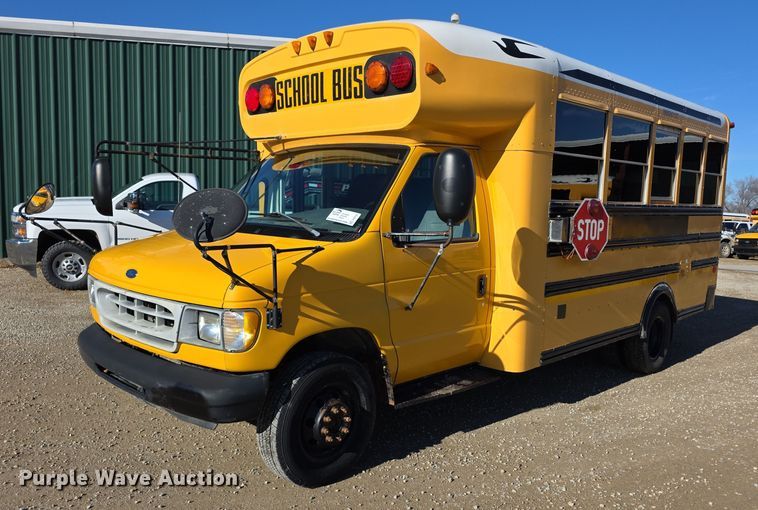 2001 Ford E450 school bus - FI0755