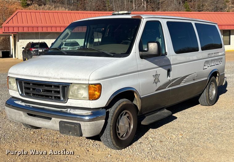 2003 Ford E150 van - FI1632