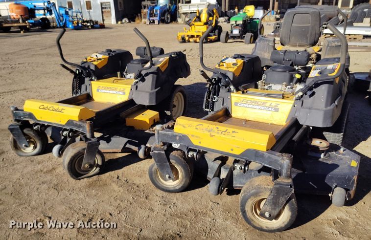 (3) Cub Cadet ZTR lawn mowers - IH9404