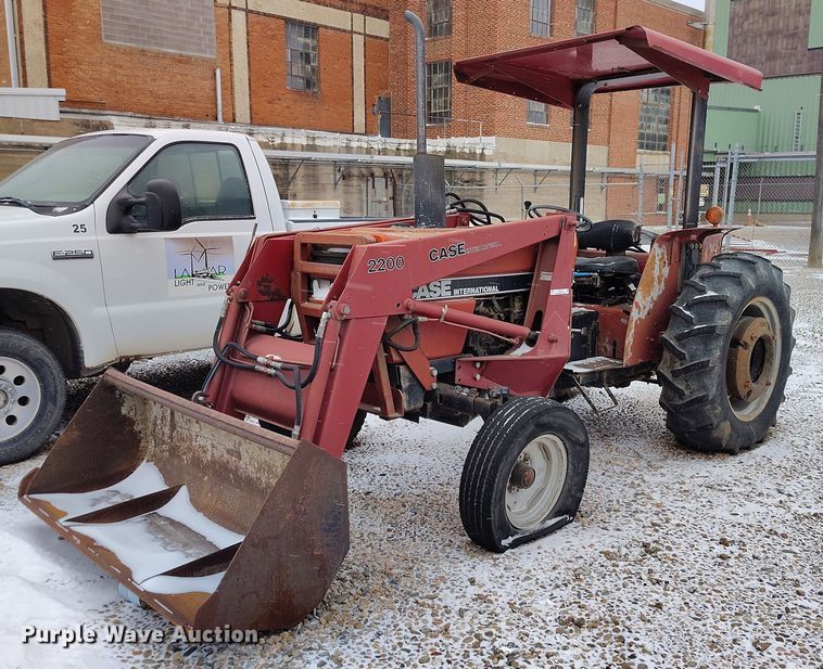 1989 Case IH 385 tractor - IH9419