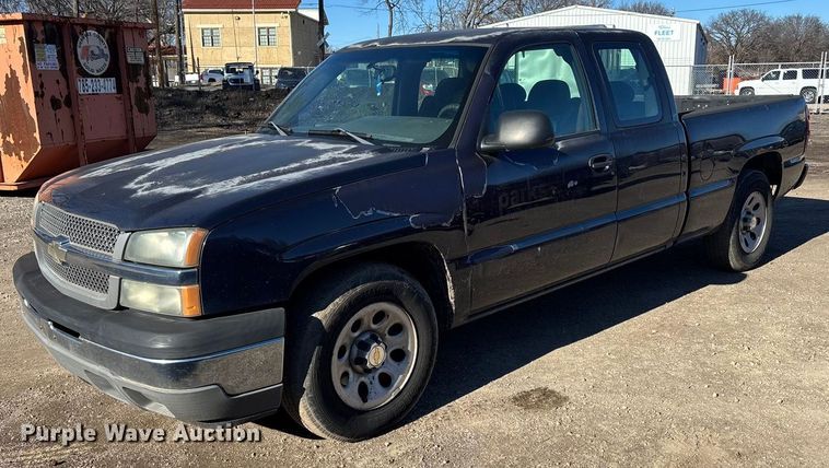 2005 Chevrolet Silverado 1500 Ext. Cab pickup truck - OE9339
