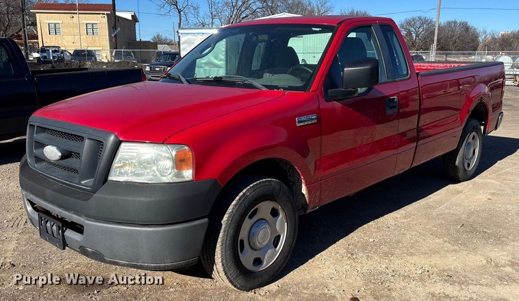2008 Ford F150 pickup truck - OE9341