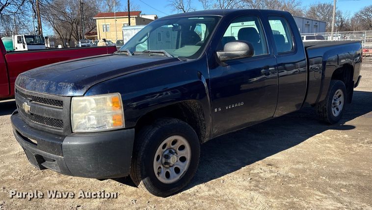 2009 Chevrolet Silverado 1500 Ext. Cab pickup truck - OE9342
