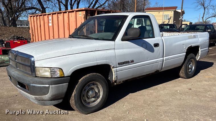 1999 Dodge Ram 1500 pickup truck - OE9343