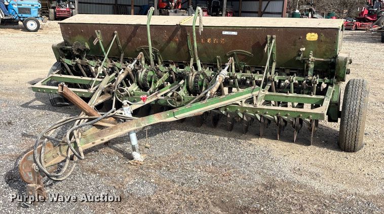 John Deere FB-B grain drill - OE9387