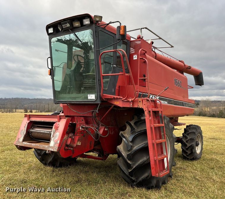 1986 Case IH 1660 RWA combine - DW7404