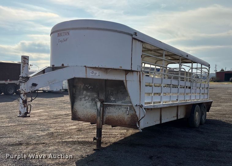 Bruton Easy pull livestock trailer - EA7835