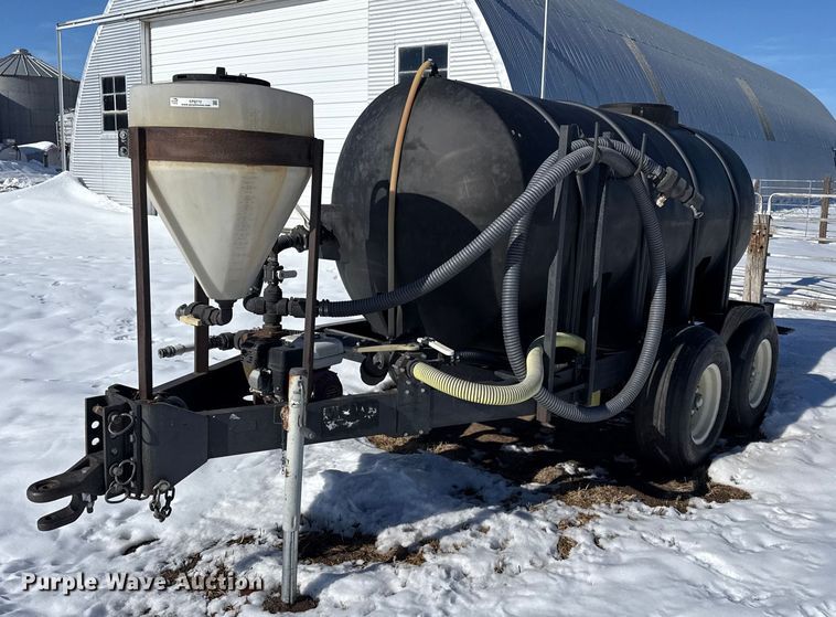 Nurse tank trailer - EP2772