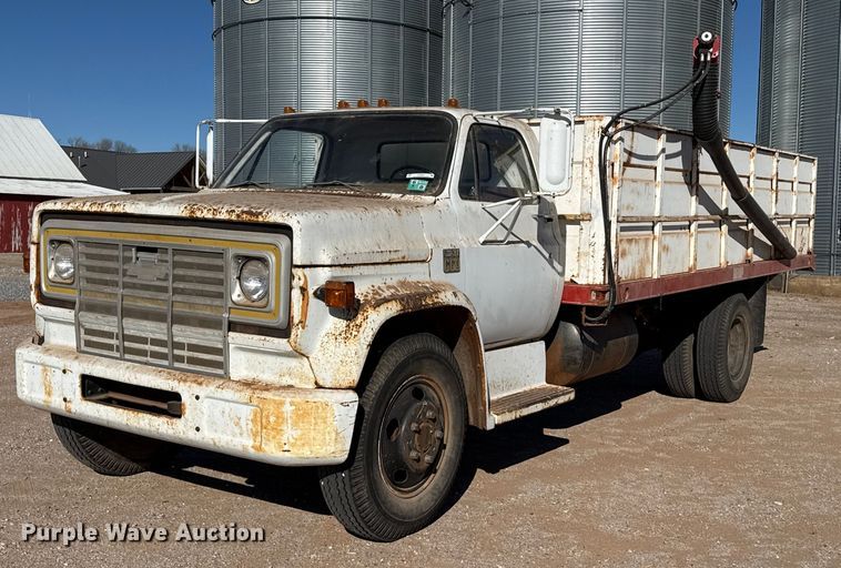 Chevrolet C60 grain truck - EP2842