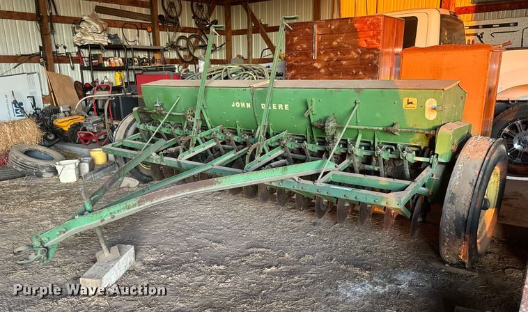 John Deere DF 168B  grain drill - ET4346