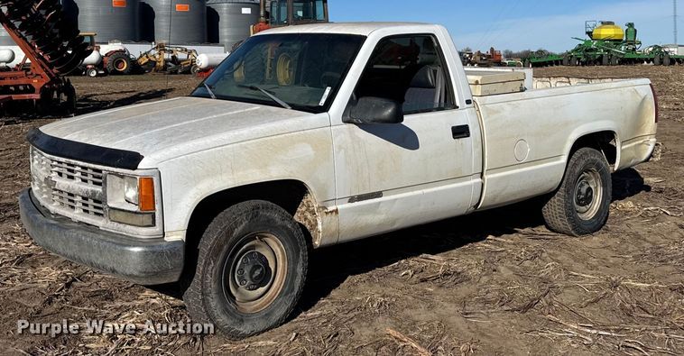 1998 Chevrolet C2500 pickup truck - FB0622