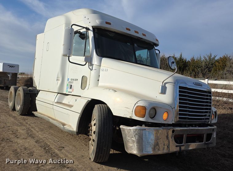 2005 Freightliner CST120 semi truck - FI0743