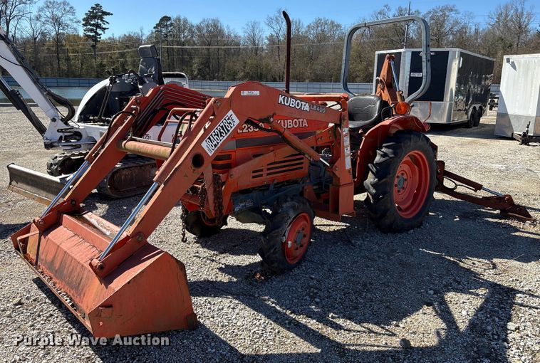 Kubota L2350 MFWD tractor - YA1972