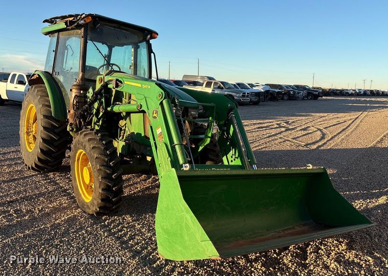 2022 John Deere 5100E MFWD tractor - YA1981