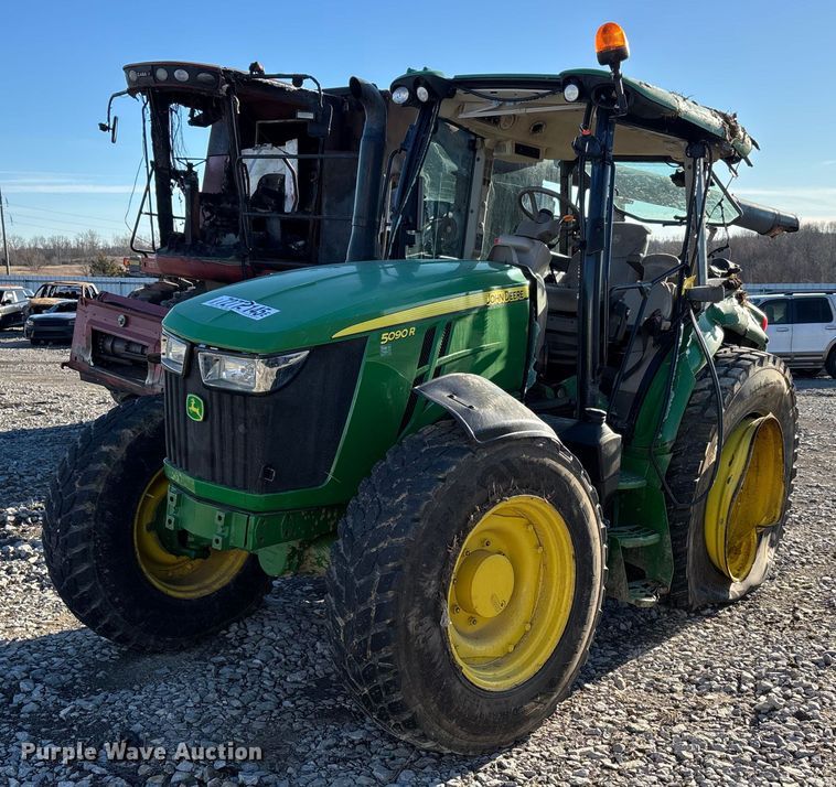2017 John Deere 5090R MFWD tractor - YA2078