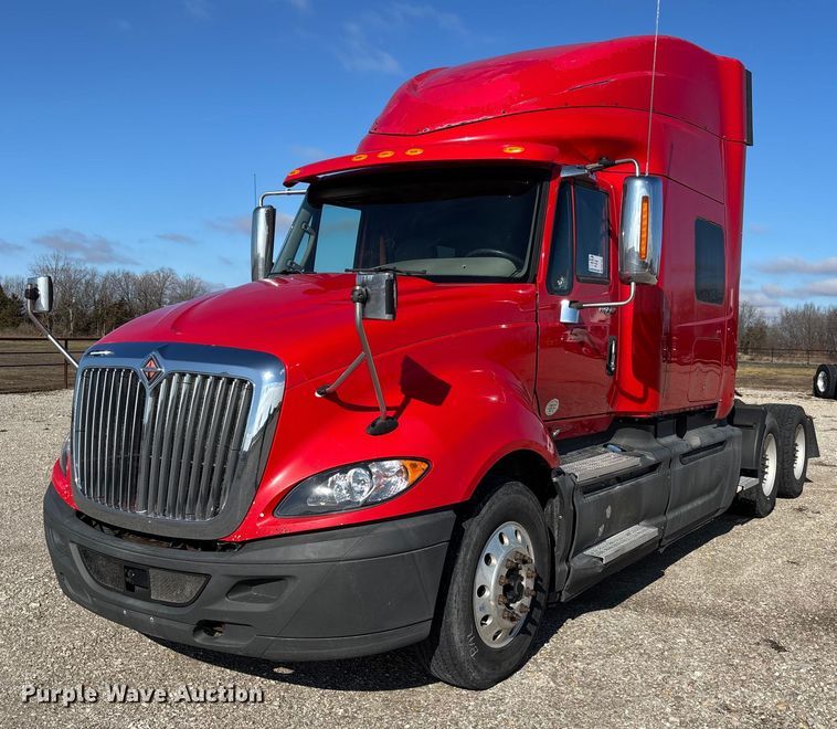 2014 International LF687 semi truck - DW7387