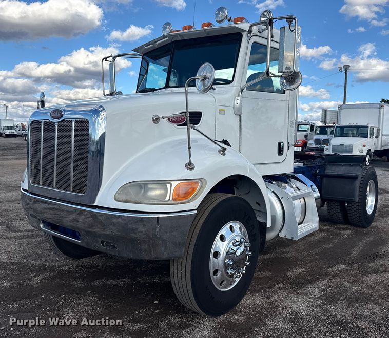 2012 Peterbilt 337 semi truck - EG1953