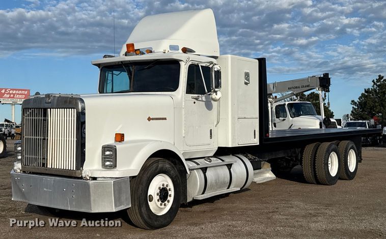 1989 International F9300 flatbed truck - EG1963