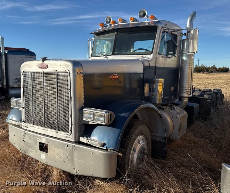 1989 Peterbilt 379 semi truck - EP2711
