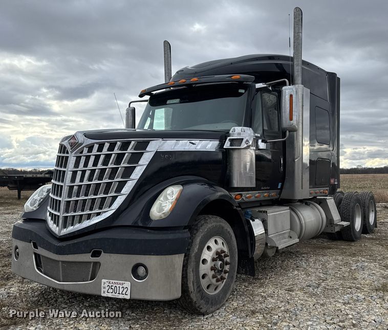 2015 International LoneStar semi truck - ET4367
