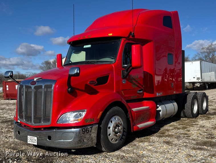 2020 Peterbilt 579 semi truck - ET4369