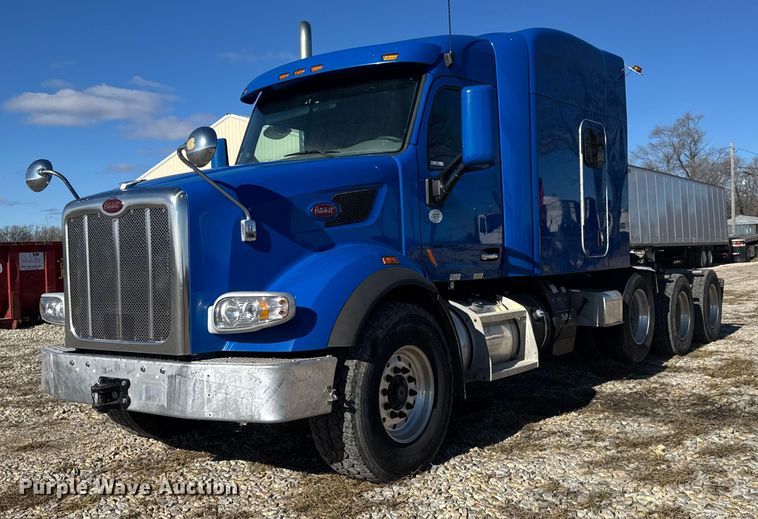 2015 Peterbilt 567 semi truck - ET4371