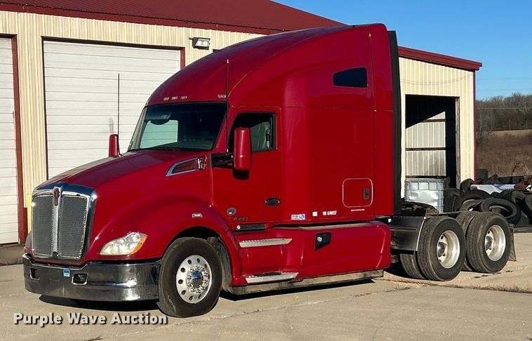 2016 Kenworth T680 semi truck - ET6863