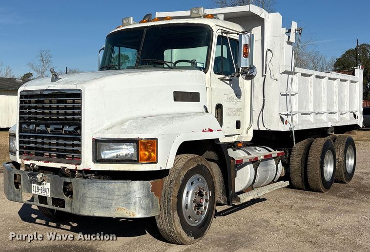2000 Mack CH613 dump truck - EU7339