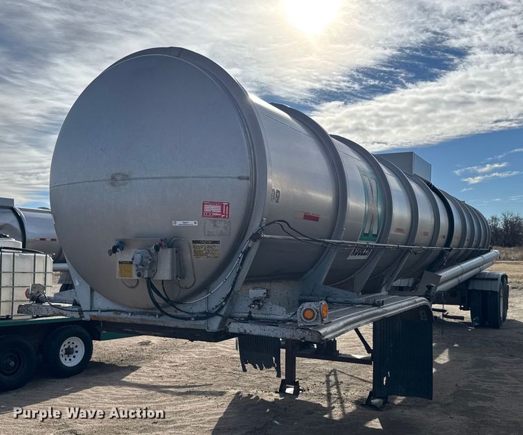 1979 Fruehauf TKPF2R6000 tank trailer - FB0577