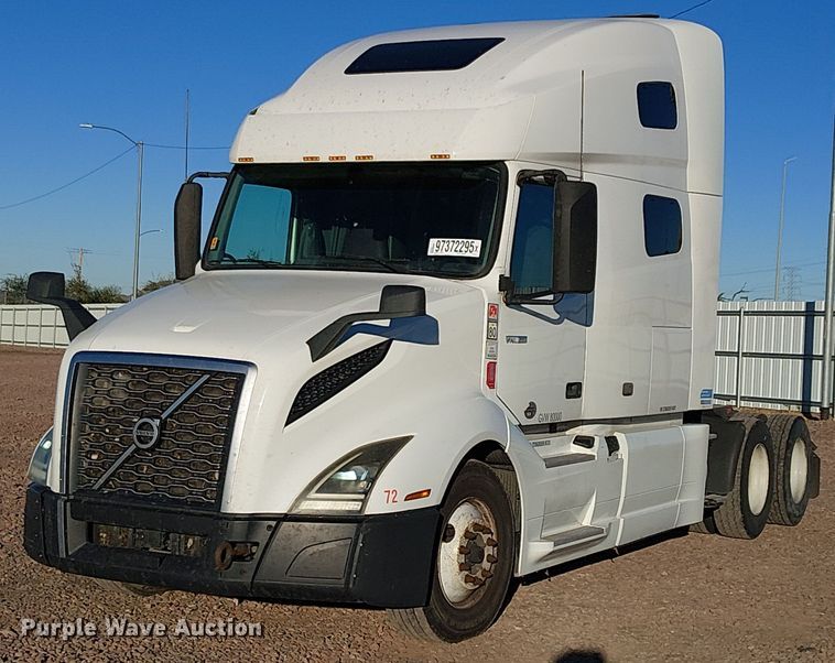 2019 Volvo VNL semi truck - YA1802