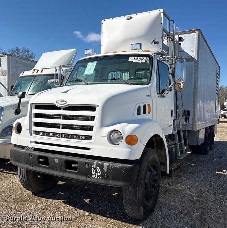 2001 Sterling L-Line communications truck - YA1973