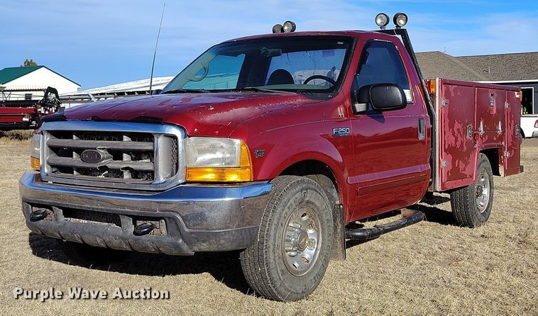 2001 Ford F250 Super Duty XL utility bed pickup truck - DT0841