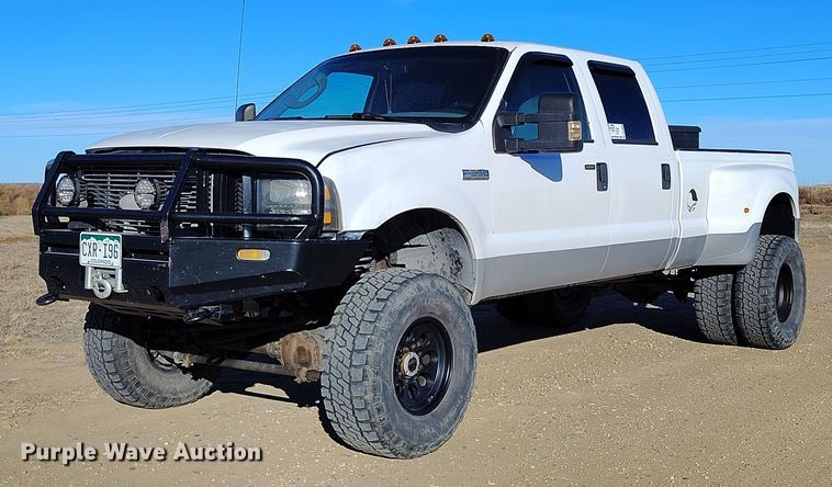 2006 Ford F350 Lariat Crew Cab pickup truck - DT0860