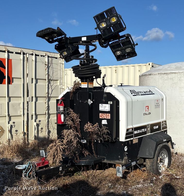  (2) Allmand Bros Maxi-Lite 2 V light plants - DT2819